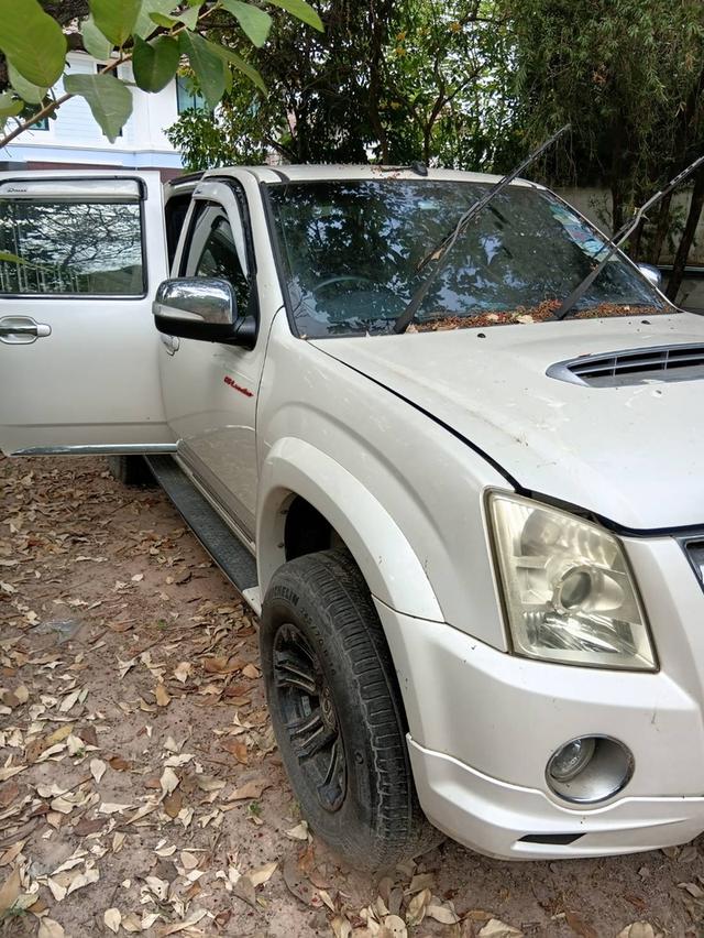 รถยนต์อีซูซุ D-MAX เกียร์ออโต้ ปี 2011