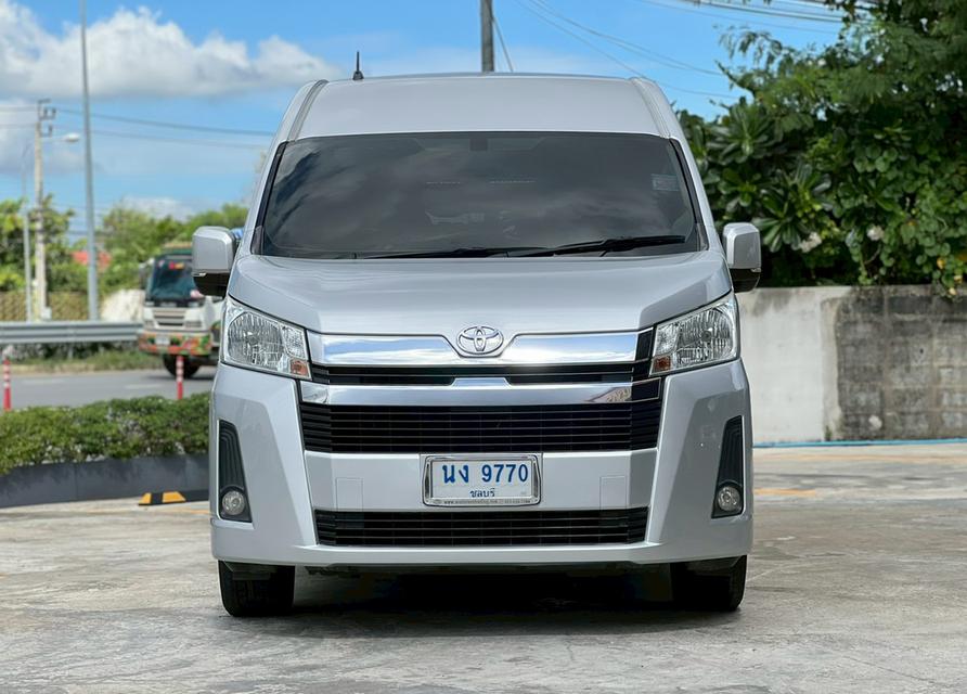 ปี 2019 TOYOTA COMMUTER, 2.8 โฉม ปี19-ปัจจุบันสีเทา เครื่องยนต์ 2.8 ดีเซล เกียร์ออโต้ ป้ายฟ้าแท้ รูปย่อยที่ 2