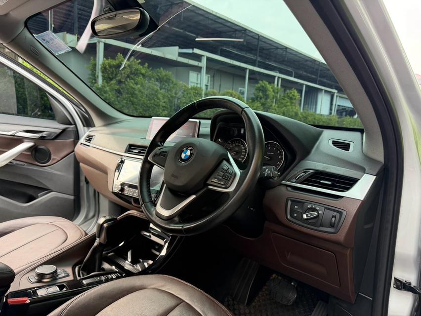 BMW X1 sDrive18i xLINE ปี 2017 รถสวยไมล์น้อย ราคาดีเครดิตดีฟรีดาวน์ สภาพป้ายแดง เล่มทะเบียนครบ ประวัติศูนย์ BMW Thailand รูปที่ 8