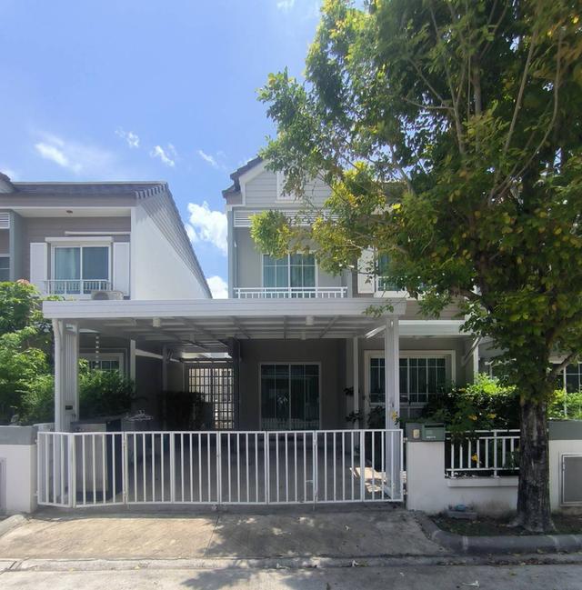 The village 3 บางนา ซอยมหาชัย ข้าง Mega บางนา  1