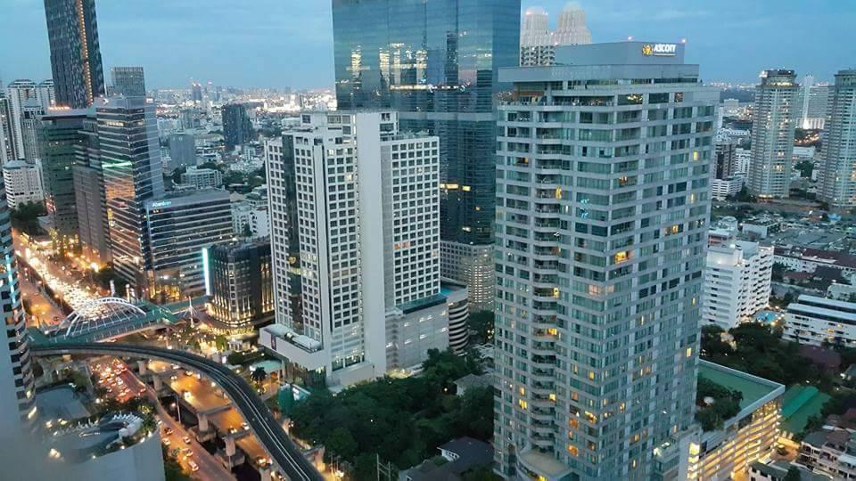 รีบขาย คอนโดมิเนียม Silom Suite 3