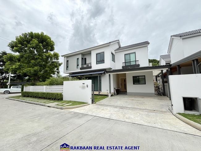 ขายบ้านเดี่ยวหลังมุม บิวท์อินทั้งหลัง มบ.พิมนารา ศรีนครินทร์-บางนา 62.6ตร.ว. 4นอน 3ห้องน้ำ มีห้องเมด+ห้องน้ำแยกเป็นสัดส่วน ราคา 11.5 ล้าน 3