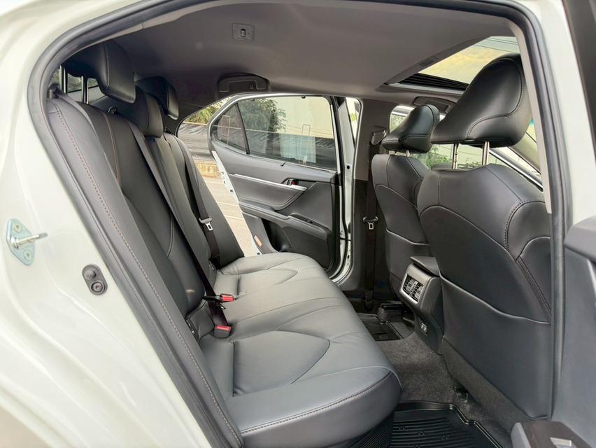 TOYOTA CAMRY 2.5 HEV Premium MNC Sunroof ปี23 สีขาวมุก สวยสุดในรุ่น มือเดียว สภาพป้ายแดง 7