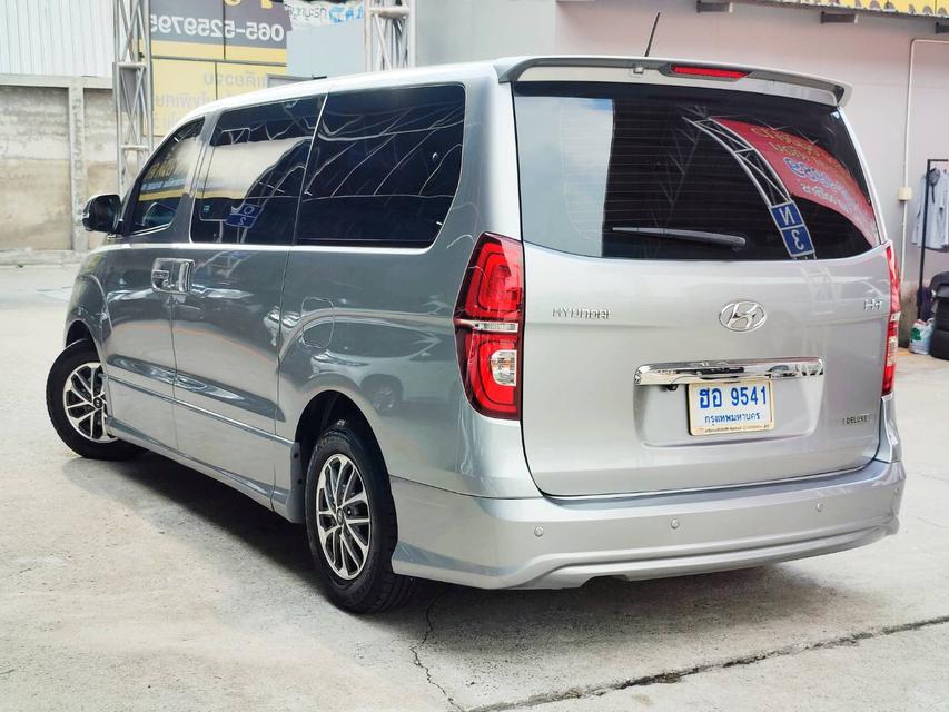 Hyundai H1 Deluxe 2.5 A/T ดีเซล ปี 2019 3