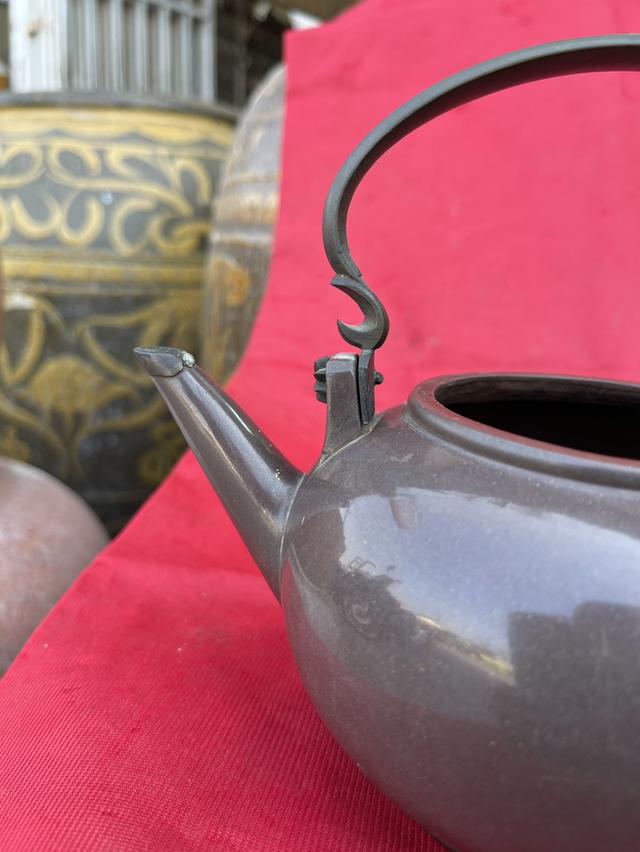 ปั้นชาอี๋ซิง กาน้ำชาดินเผาโบราณ ผิวขัดมัน สีดำ ใบใหญ่ ป้านชาอี๋ซิง ป้านชาเก่า 10