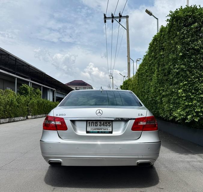 Benz E250 CGI  7 SPEED เกียร์คอ 204 แรงม้า ปี12 สีเทา รูปที่ 5