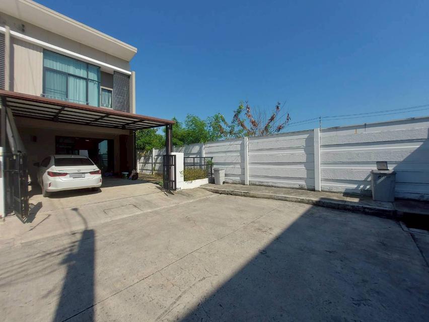 ขายบ้าน 2 ชั้น หลังมุม หมู่บ้านพาทิโอ ลาดกระบัง-มอเตอร์เวย์ 3