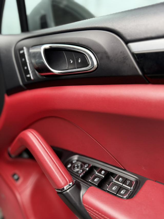 Porsche Cayenne S E-Hybrid ปี 2016 รูปที่ 12