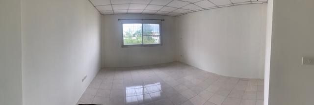 บ้าน อาคารพาณิชย์ 3ชั้นครึ่ง ต่อเติมเพิ่มเป็น4ชั้น หน้าปากซอยเป็นรถไฟฟ้า ซอยมีทางลัดออกเส้นบางนา-ตราดได้ ใกล้เมกาบางนา เจ้าของขายเอง 6