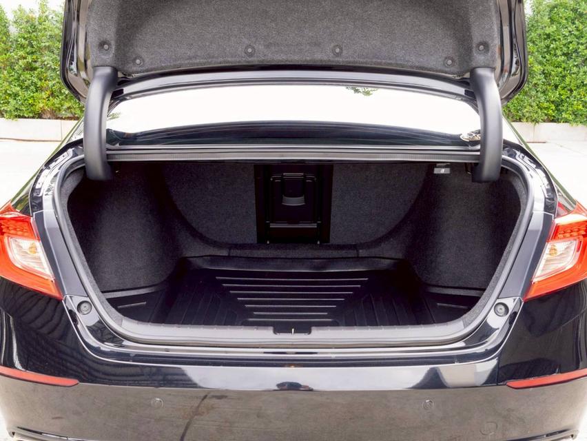 Honda Accord 1.5El ปี23 19