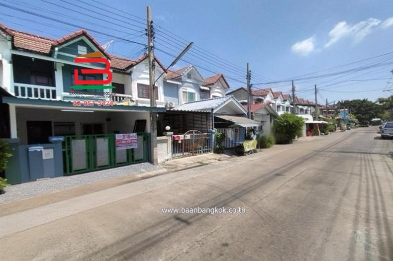 ทาวน์เฮาส์ หมู่บ้าน กรุงทองธานี (ซอยสายไหม 33) เนื้อที่ 16 ตรว. ถนนนสายไหม แขวงสายไหม เขตสายไหม จ.กรุงเทพฯ 2