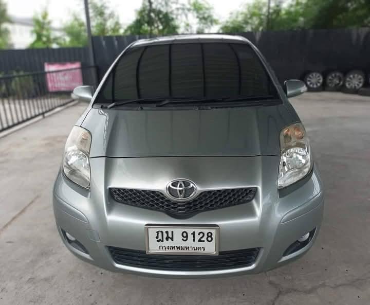 Toyota Yaris สภาพดี 2