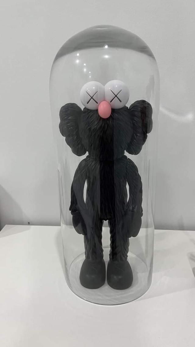 Kaws BFF Black  1