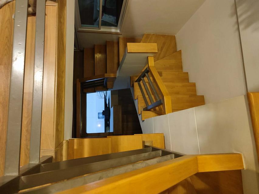 ขายด่วนทาวน์โฮมลาดพร้าวซอย 21 ไกล้รถไฟฟ้า 2 สาย 8