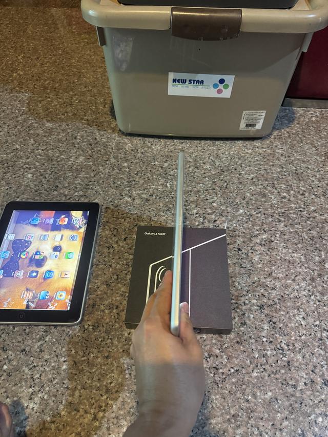 ขายๆๆๆถูกๆๆiPadGen7สีSilver 32กิ๊กWifi Only สูนTrueเครื่องใช้งานดีทุกๆฟังชั่นรีสโตได้ตลอดไม่มีติดไอคราวคับ Model TH/A  สภาพ: 99.99% สวยๆคับไร้รอยตกบุ รูปที่ 5