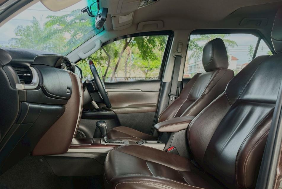Toyota Fortuner 2.4 V ปี 2016  6