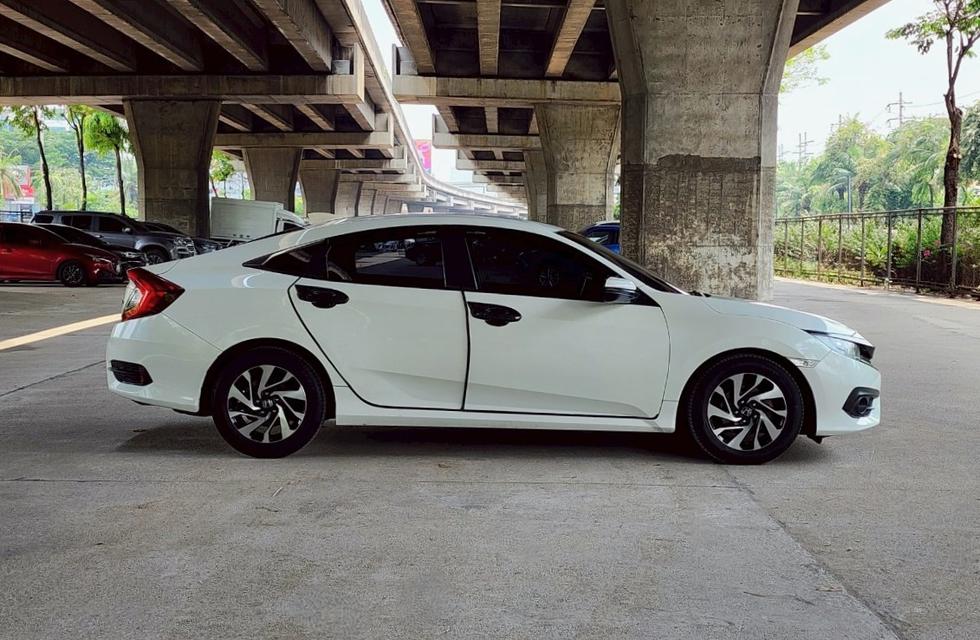 Honda Civic FC 1.8 EL ปี 2018 4