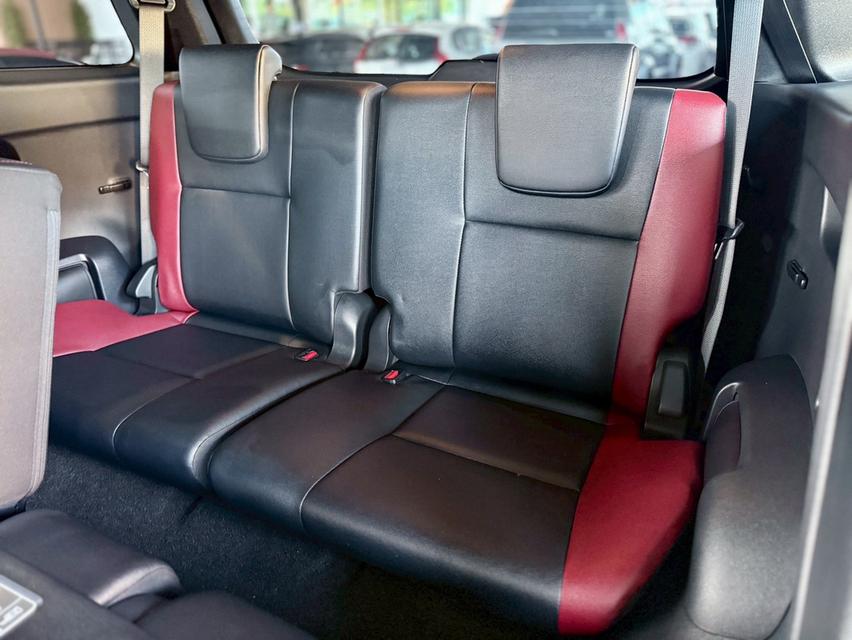 ปี 2022 TOYOTA FORTUNER, 2.4 LEGENDER โฉม ปี15-ปัจจุบัน สีดำ เกียร์ออโต้ ขับ2 เครื่องดีเซล มือเดียวป้ายแดง 15