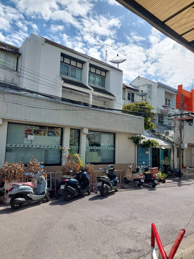 ขาย ทาวน์เฮ้าส์ 3 ชั้น 75 ตารางวา อยู่ในบริษัท การบินไทย สำนักงานใหญ่ ถนนวิภาวดีรังสิต 2