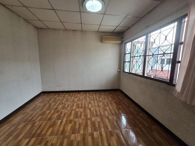 ให้เช่าทาวน์เฮ้าส์2ชั้น ในหมู่บ้านณัฐกานต์ เพชรเกษม 112 5