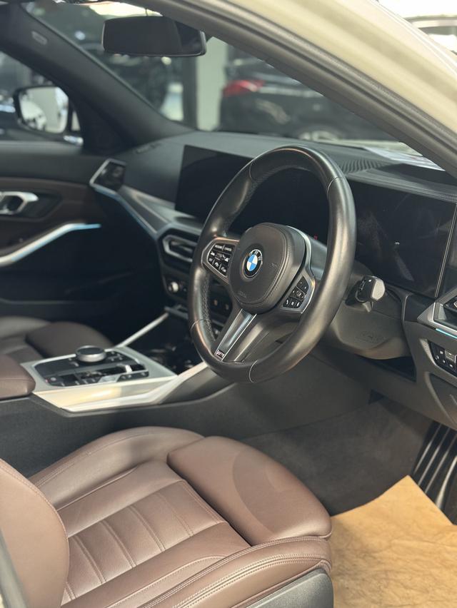 2023 bmw 320d M Sport LCI (รับเข้าใหม่ สวยไม่ต้องทำสี โลโก้50ปี คุ้มสุดๆ) 3
