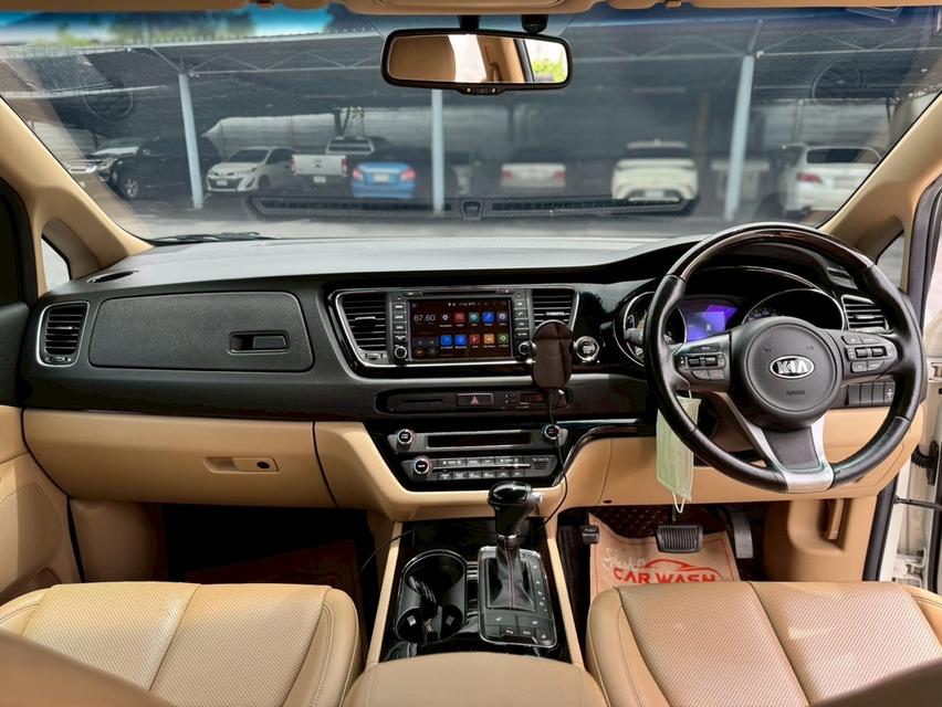 KIA CANIVAL Wagon 4dr EX 11st SA 6sp FWD 2.2DTi (CBU) Y2015  สีขาว ออโต้  14