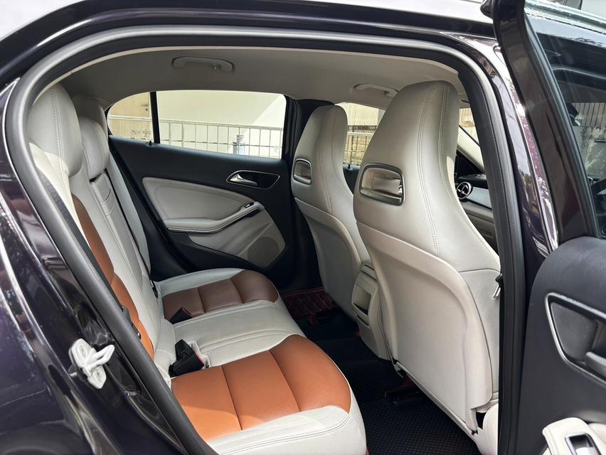 ปี2015 Mercedes-Benz GLA200 1.6 URBAN มือเดียวออกห้าง สีเดิมทั้งคัน รูปที่ 11