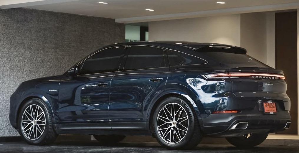 Porsche Cayenne Coupe E-Hybrid (AAS)