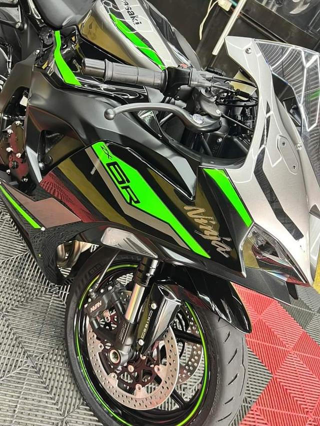 Kawasaki Ninja zx-6r 3