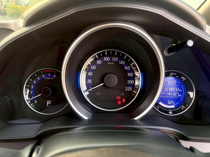 HONDA JAZZ 1.5 V PLUS AUTO ปี 2014 รูปที่ 9