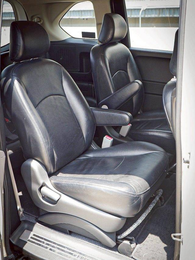 Honda Freed 1.5 SE เกียร์ Auto สีขาวมุก ปี 2010 12