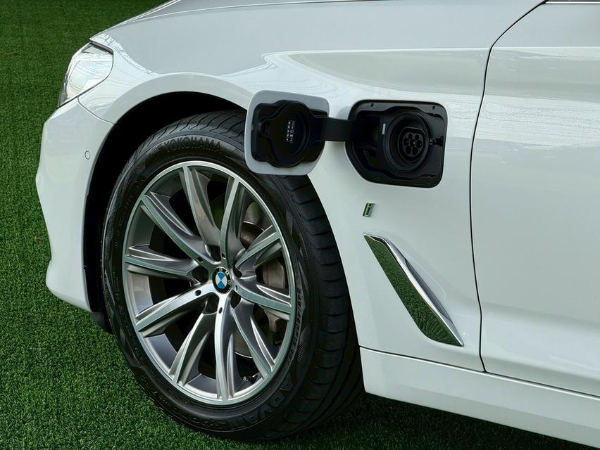 ✅BMW 530e ELITE (Plug-in Hybrid) ปี ✅2019 สีขาว รูปที่ 4