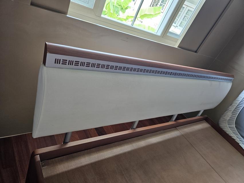 เตียงไม้ ขนาด 6 ฟุตพร้อมไม้อัดรองเตียง