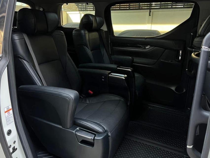 Toyota ALPHARD 2.5 S C-Package Van 8