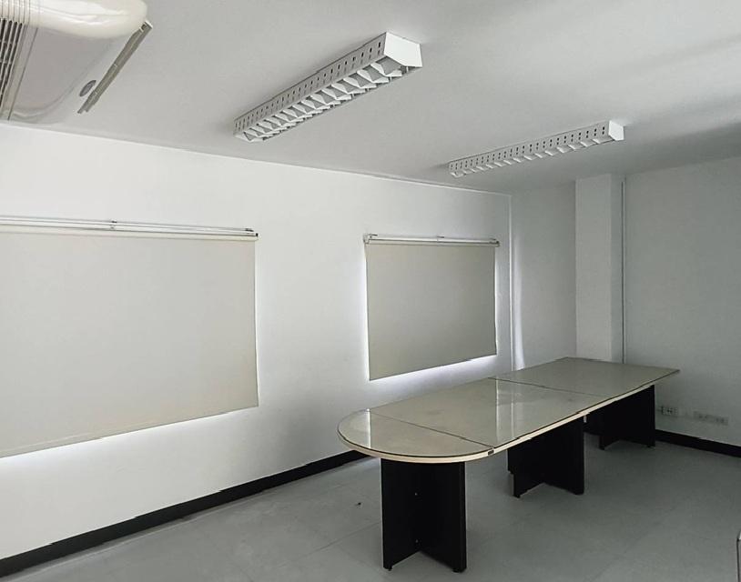 ให้เช่าอาคารสำนักงาน 3 ชั้น พื้นที่ใช้สอย 1250 ตารางเมตร ทำเล ริมถนนวิภาวดี-รังสิต ใกล้เซียร์รังสิต / พื้นที่จอดรถ 15 คัน 9