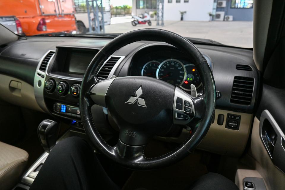 Mitsubishi Pajero 2.5 GT 4WD 2