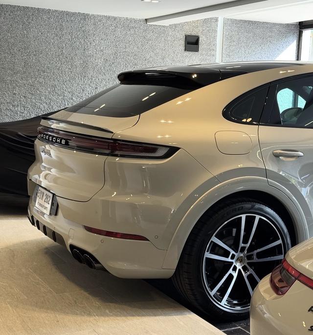 Porsche Cayenne Coupe (Crayon) 2