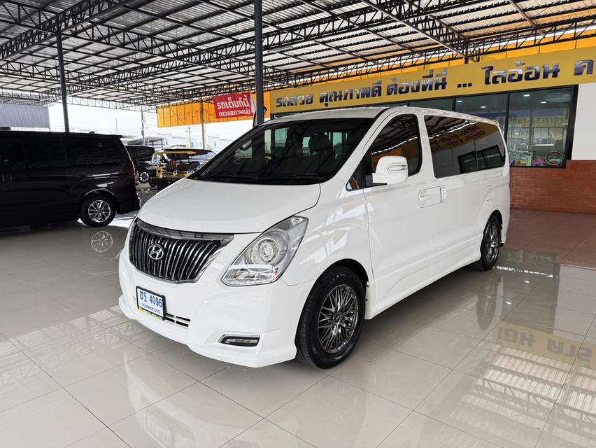 Hyundai H-1 2.5 Limited II (ปี 2017) Wagon AT