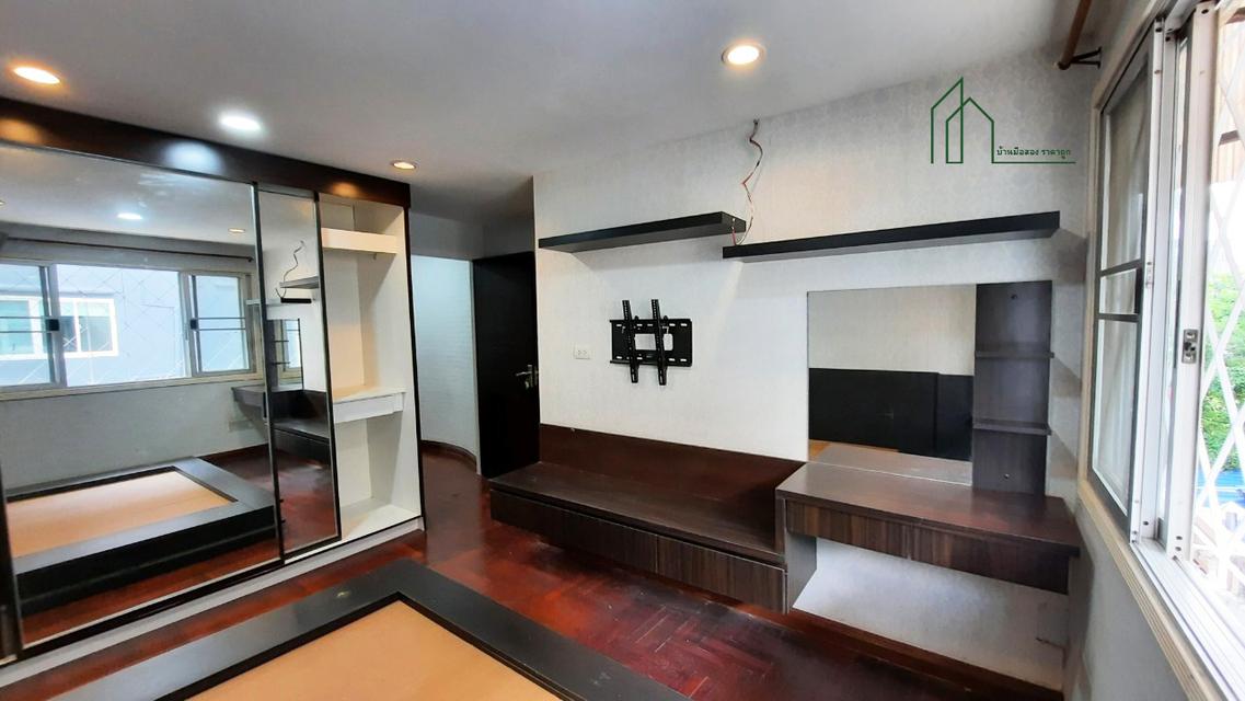 ขายด่วน พร้อมผู้เช่า ทาวน์โฮม 4 ชั้น หมู่บ้านวราธรวิลล์ พัฒนาการ 44 12