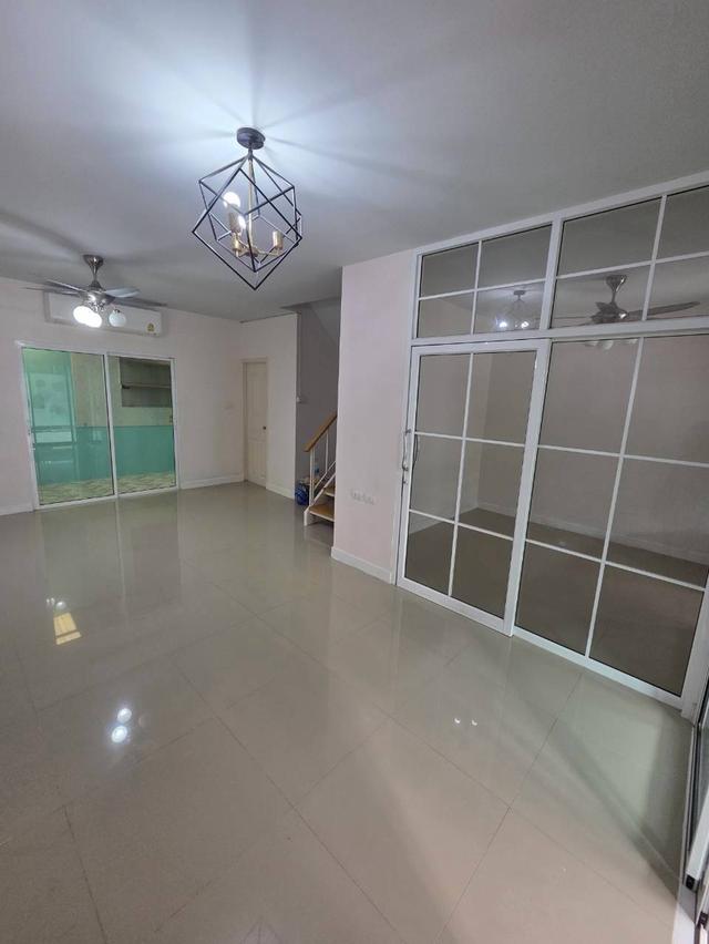 บ้านทาวโฮม2ชั้น3นอน2น้ำ หมู่บ้านอารียาวงแหวนรามอินทรา 9