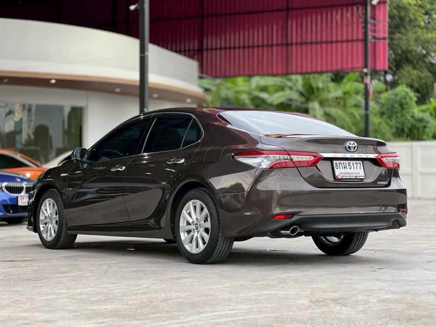 ปี 2019 TOYOTA CAMRY, 2.5 HVโฉม ปี18-24 สีน้ำตาล เบนชิน+ไฮบริดมือเดียวป้ายแดง