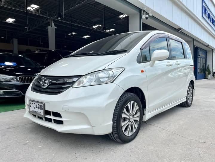 HONDA FREED ปี 2013 4