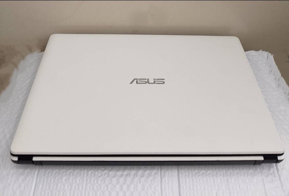 โน๊ตบุ๊คASUS สภาพ90%++