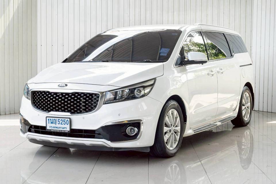 KIA GRAND CARNIVAL 2.2 EX ปี 2018 สีขาว โฉม ปี14-21