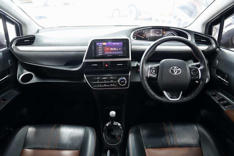  TOYOTA SIENTA 1.5 V AT ปี 2018  7