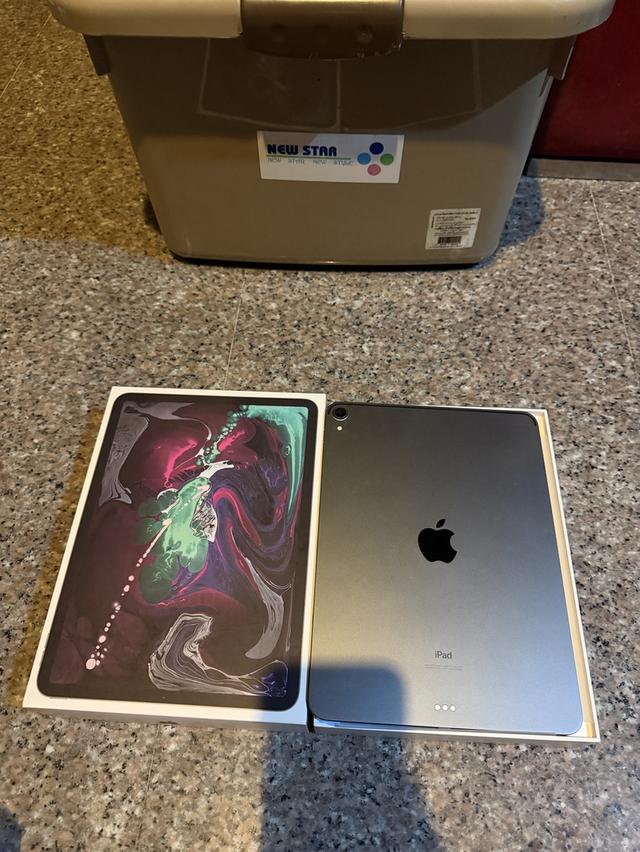 ขายiPadPro11นิ้วสีดำ64กิ๊กสูนTrueมีกล่องไร้รอยตกจอไม่เหลือฃหาบากมากๆ รูปย่อยที่ 2