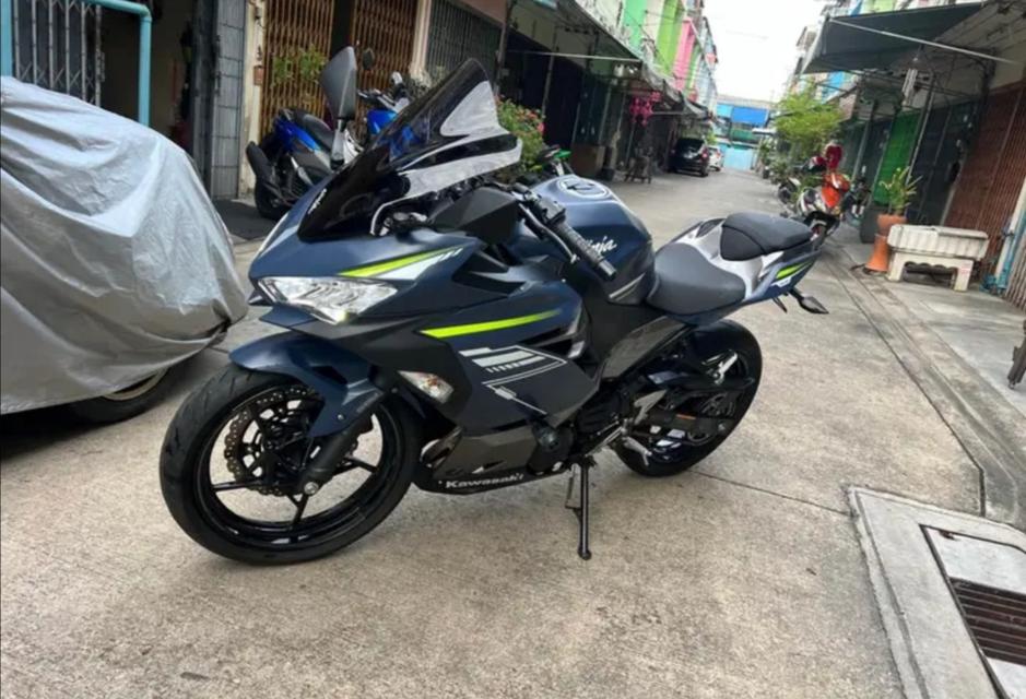  Kawasaki Ninja 400 2