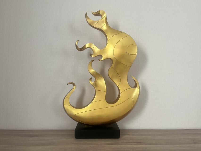 งานศิลปะรูปเรือสำเภาทองเรซิ้นแห่งความมั่งคั่ง