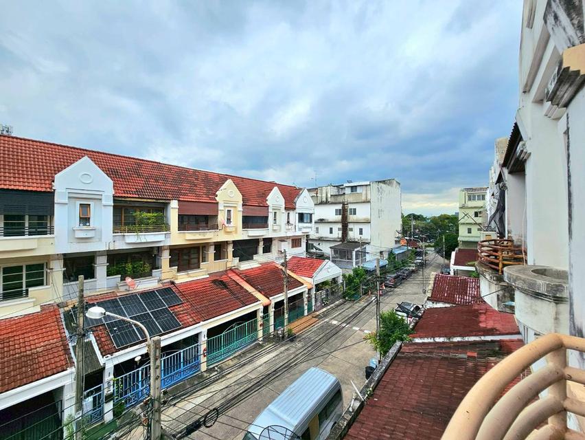 ขายด่วน📌📌  หมู่บ้านสิรินเฮ้าส์1 ปากเกร็ด16  🏠ทาวน์โฮม 3ชั้น  พื้นที่ 30 ตร.ว  🛏6 ห้องนอน 🚽4 ห้องน้ำ 🚘1 ที่จอดรถ 🌞หน้าบ้านหันทางทิศตะวันออก  [ 8