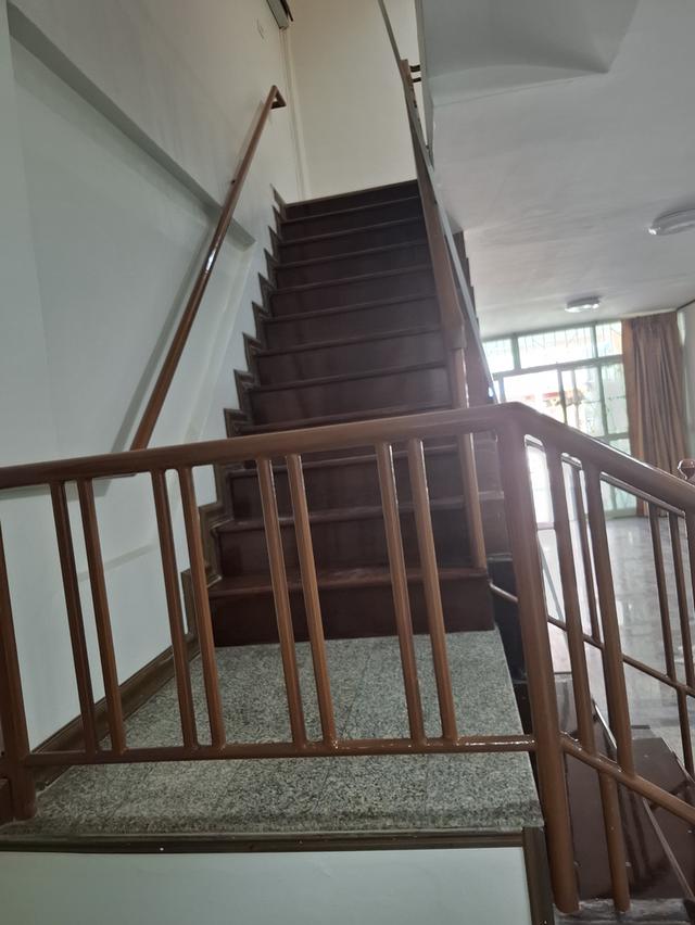 ทาวน์เฮ้าส์ 3 ชัั้น 2 หลังทะลุถึงกัน อยู่ในหมู่บ้านสินทวีสวนธน 1 15